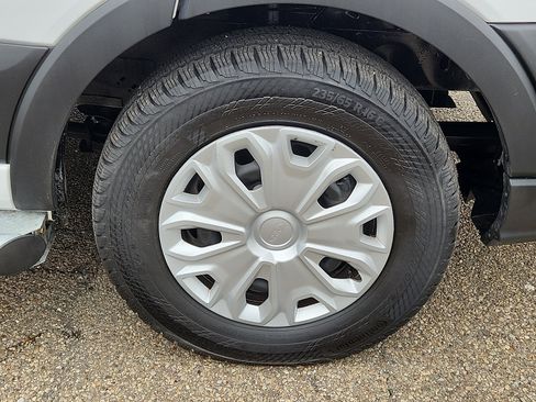 Used 2025 Ford Transit 250 Low Roof w/ Exterior Upgrade Package RWD image 8