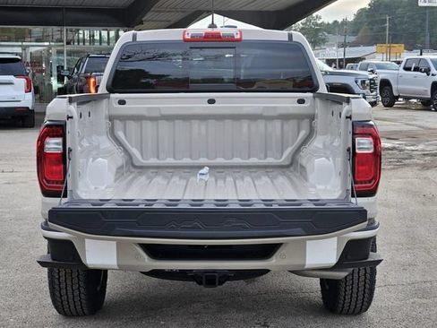 New 2026 GMC Canyon Elevation w/ Convenience Package RWD image 9