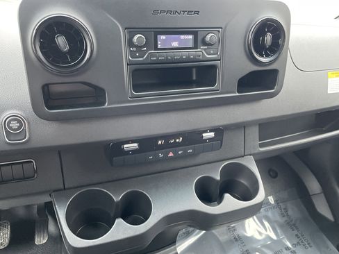New 2025 Mercedes-Benz Sprinter 2500 image 31