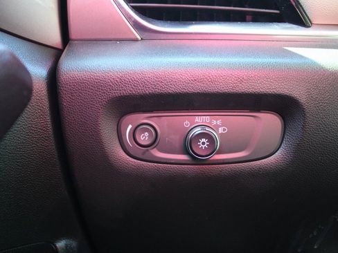 Used 2023 Chevrolet Traverse LS image 14