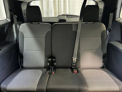 Used 2021 Chevrolet Traverse LT FWD image 20