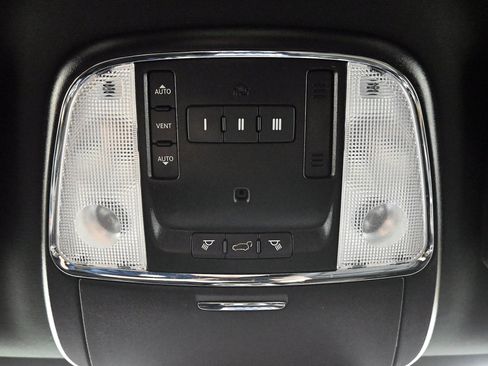 Used 2020 Jeep Grand Cherokee Limited w/ Premium Lighting Group image 20