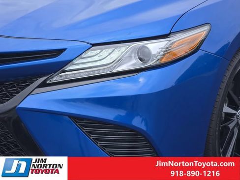 Used 2019 Toyota Camry XSE FWD image 11