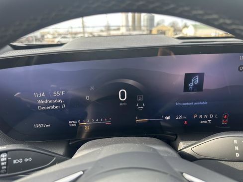 Used 2025 Buick Enclave Preferred image 11