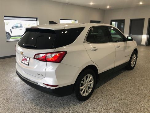 Used 2019 Chevrolet Equinox LT image 3