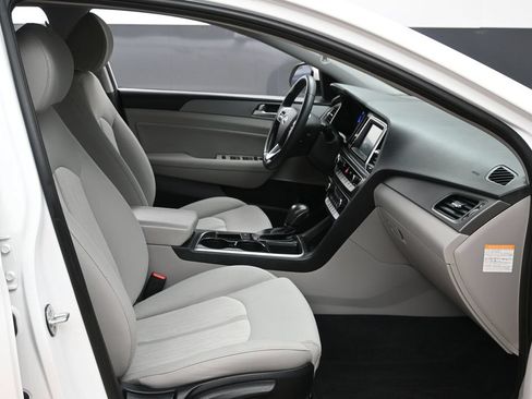 Used 2018 Hyundai Sonata SE FWD image 26