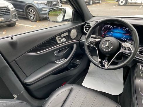 Used 2023 Mercedes-Benz E 350 4MATIC Sedan image 33
