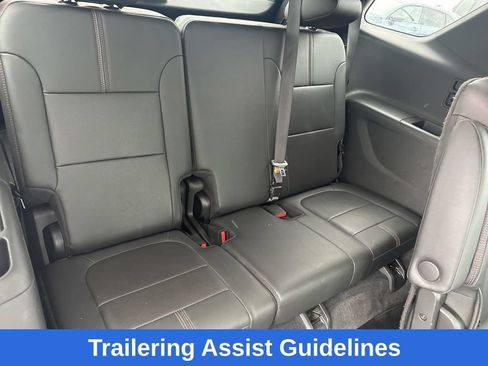 Used 2023 Chevrolet Traverse RS AWD/4WD image 21