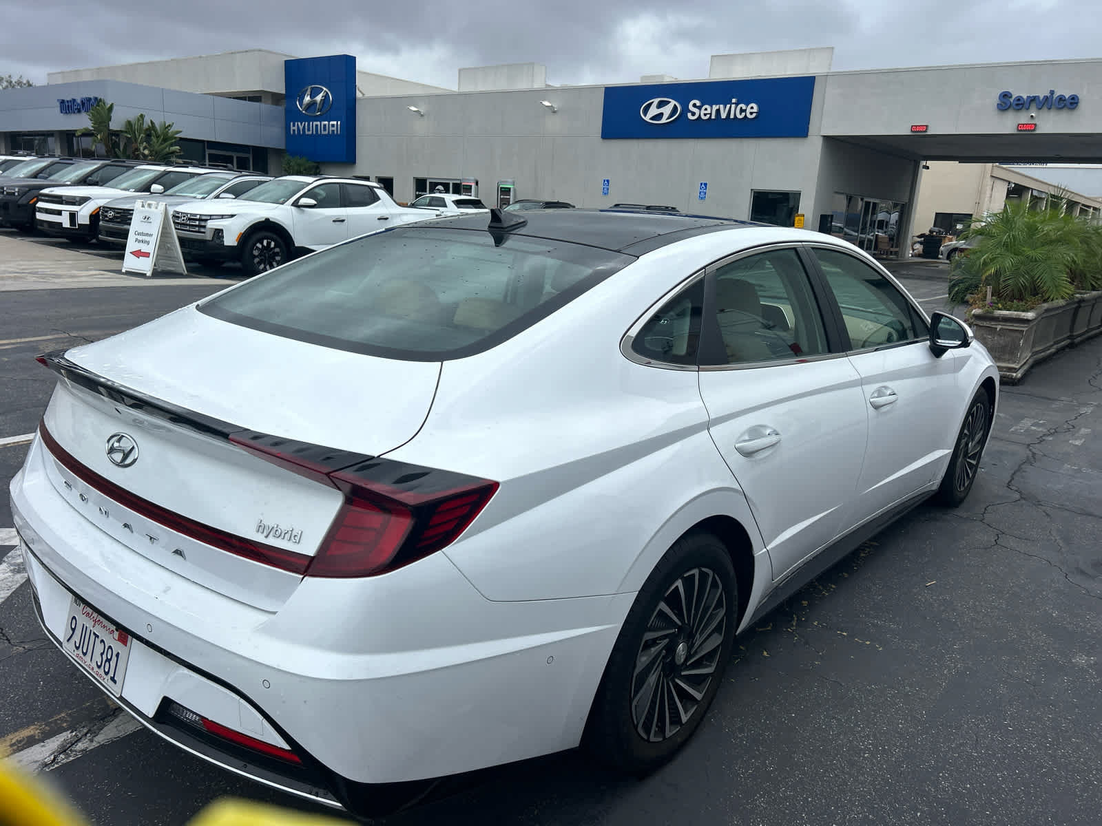 Certified 2023 Hyundai Sonata Limited w/ Cargo Package FWD image 6