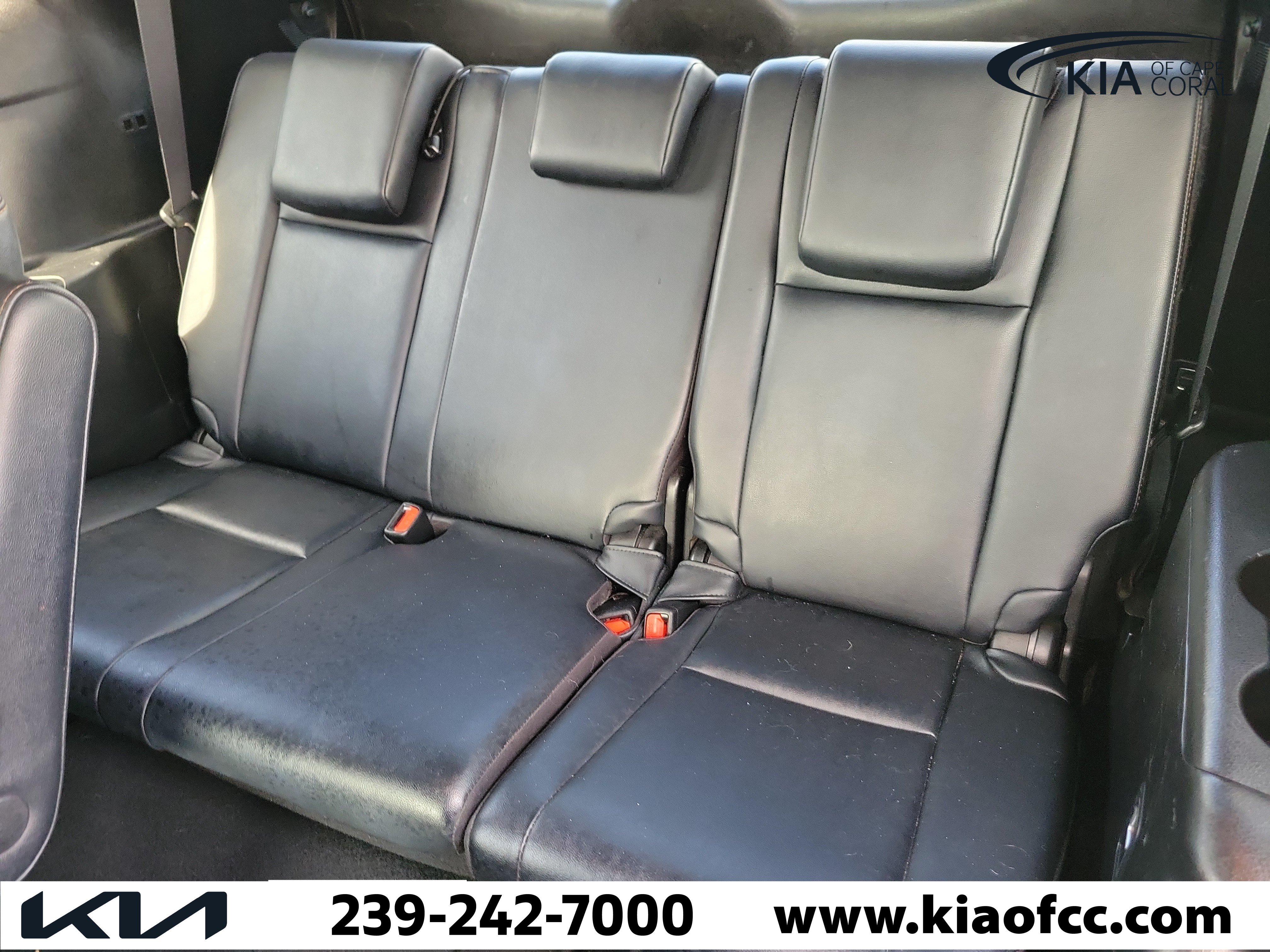 Used 2019 Toyota Highlander XLE FWD image 14