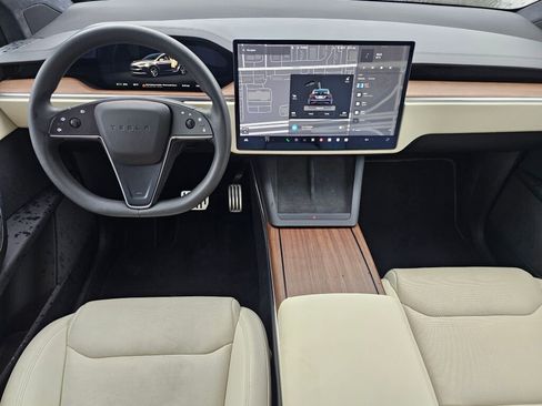 Used 2024 Tesla Model X Base image 22