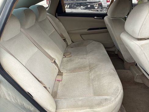 Used 2010 Chevrolet Impala LS image 7