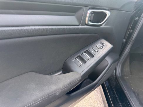 Used 2025 Honda Civic LX image 5