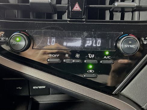 Used 2023 Toyota Camry SE image 25