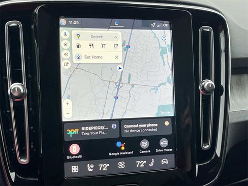 New 2026 Volvo XC40 B4 Core w/ Climate Package image 30