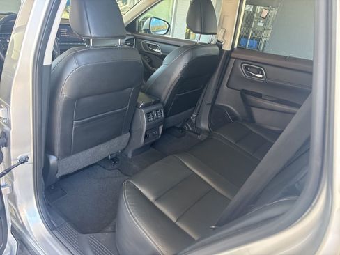 Used 2021 Nissan Rogue SL image 33