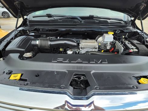 Used 2022 RAM 1500 Limited AWD/4WD image 9