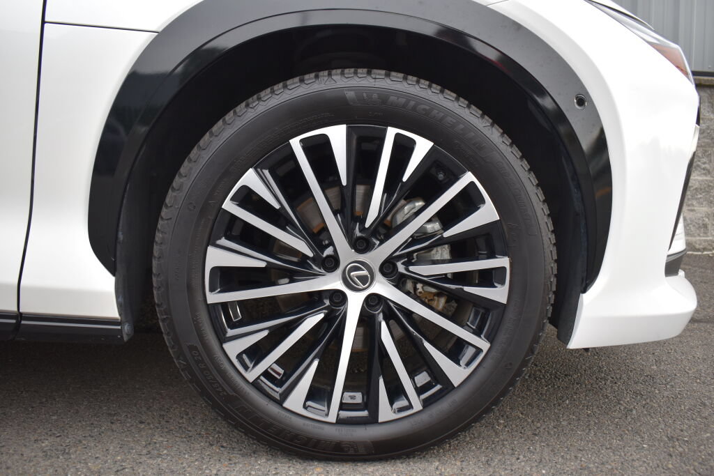 Used 2023 Lexus RZ 450e Premium w/ Technology Package AWD/4WD image 28