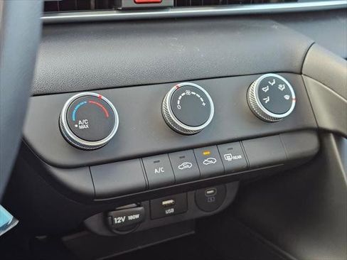 New 2026 Hyundai Elantra SE FWD image 21