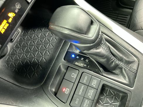 Used 2019 Toyota RAV4 XLE w/ Convenience Package image 17