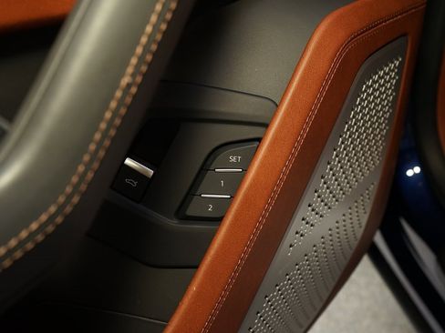 Used 2019 Lamborghini Urus Base image 31