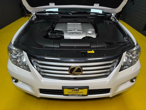 Used 2011 Lexus LX 570 4WD w/ Luxury Pkg image 55