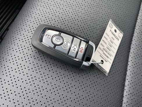 New 2026 Ford F250 Lariat w/ FX4 Off-Road Package image 38