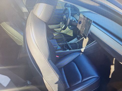 Used 2020 Tesla Model 3 Standard Range image 13