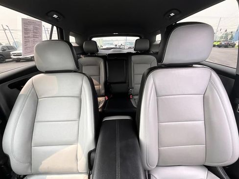 Used 2022 GMC Terrain SLT w/ Infotainment Package II FWD image 35