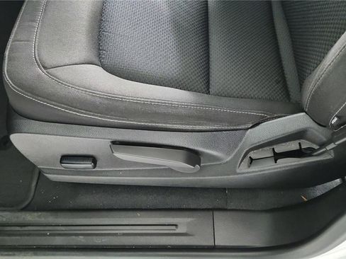 Used 2022 Chevrolet Colorado LT w/ LT Convenience Package image 18