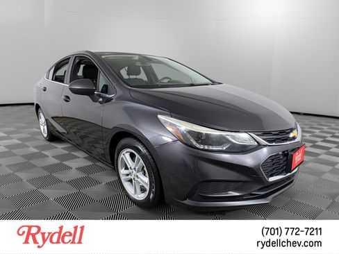 Used 2017 Chevrolet Cruze LT w/ Convenience Package image 7