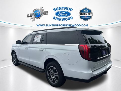 Used 2025 Ford Expedition Max Active AWD/4WD image 3