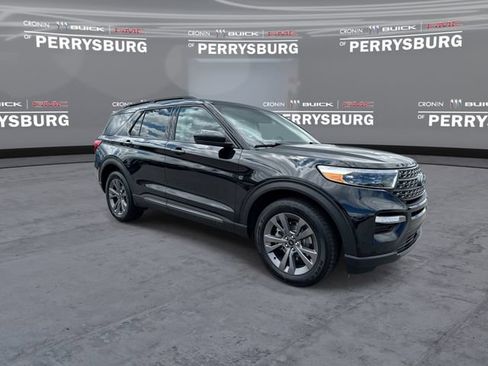 Used 2022 Ford Explorer XLT w/ Equipment Group 202A AWD/4WD image 2