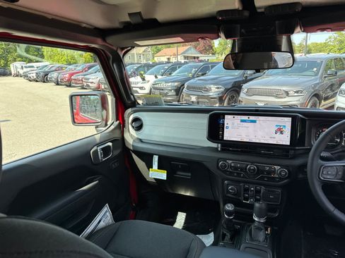 New 2025 Jeep Wrangler Sport w/ Convenience Group image 31