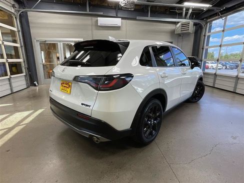 Used 2024 Honda HR-V Sport image 5