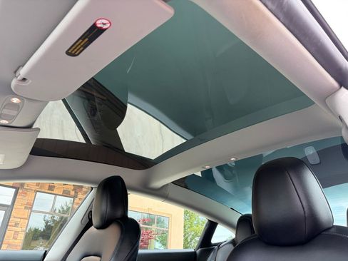 Used 2022 Tesla Model 3 Performance AWD/4WD image 16