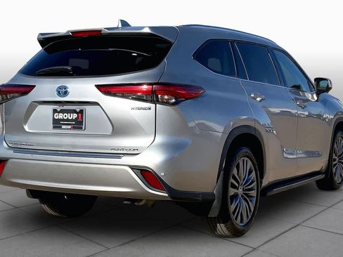 Used 2020 Toyota Highlander Platinum AWD/4WD image 13