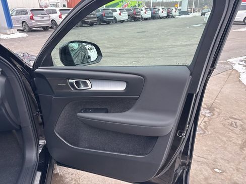 New 2026 Volvo XC40 B5 Ultra w/ Protection Package Premier AWD/4WD image 40