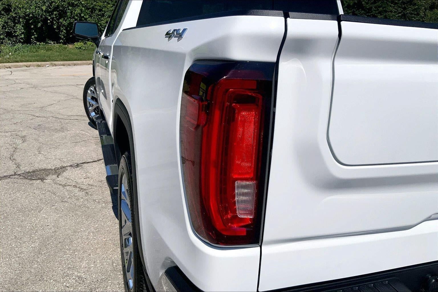 Used 2019 GMC Sierra 1500 SLT w/ SLT Premium Plus Package AWD/4WD image 28