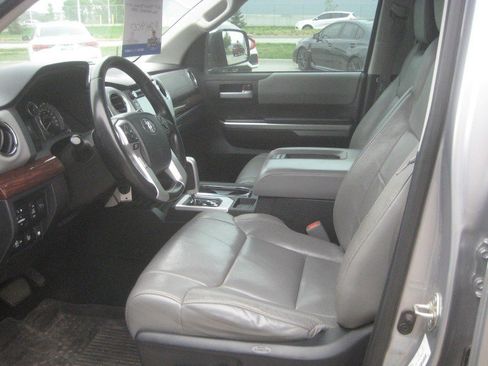 Used 2017 Toyota Tundra Limited w/ Limited Premium Package AWD/4WD image 16