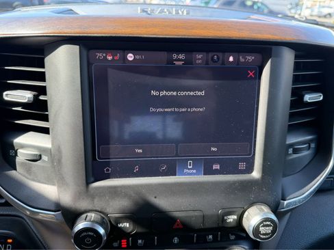 Used 2022 RAM 1500 Laramie AWD/4WD image 21