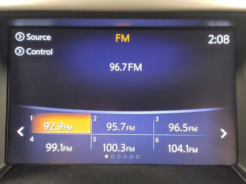 Used 2020 Nissan Pathfinder S FWD image 25
