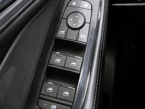 Used 2025 Nissan Rogue SV image 13