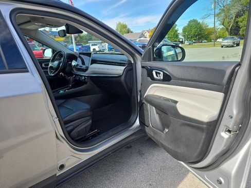 Used 2022 Jeep Compass Limited image 43