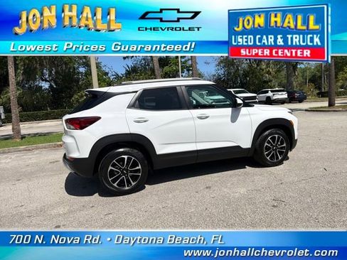 Used 2025 Chevrolet TrailBlazer LT w/ LT Cold Weather Package image 12