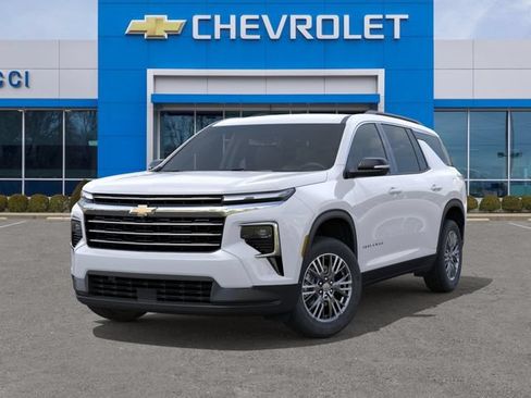 New 2027 Chevrolet Traverse LT w/ Driver Confidence Package FWD image 6