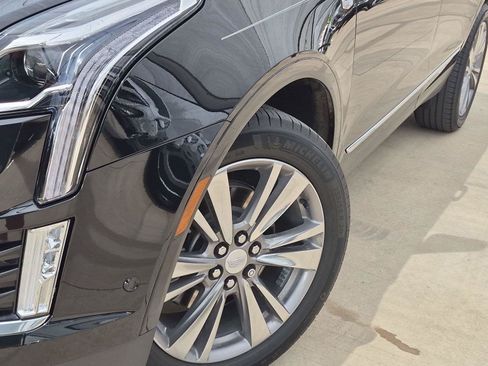 Used 2022 Cadillac XT5 Premium Luxury w/ Technology Package FWD image 6