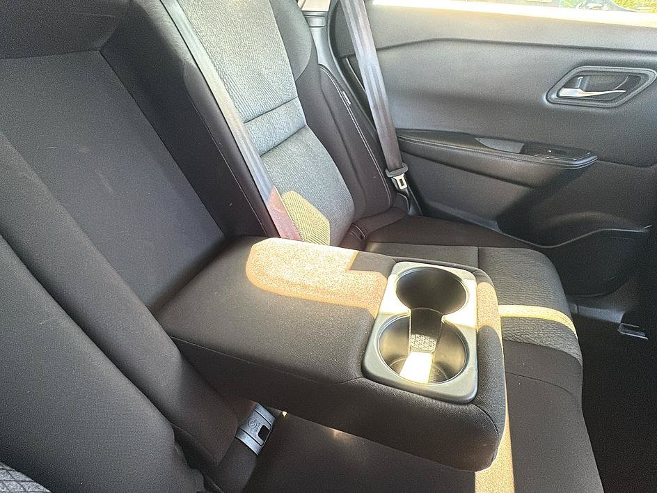 Certified 2025 Nissan Rogue SV FWD image 37