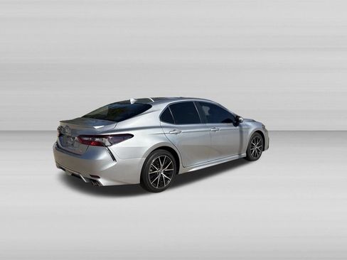 Used 2022 Toyota Camry SE w/ Carpet Mat Package (TMS) FWD image 4