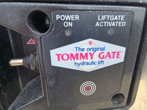 Used 2018 Chevrolet Express 3500 w/ Driver Convenience Package image 28